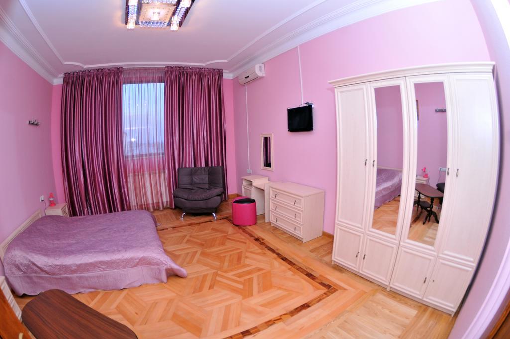 Hotel Relax Тбилиси Стая снимка