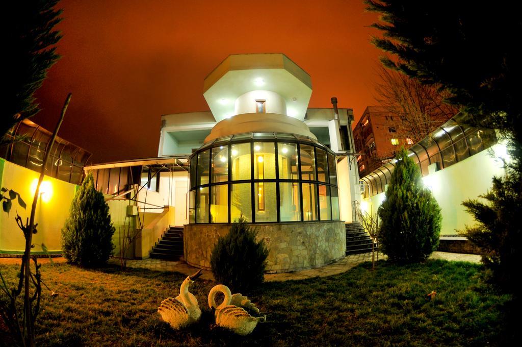 Hotel Relax Тбилиси Екстериор снимка